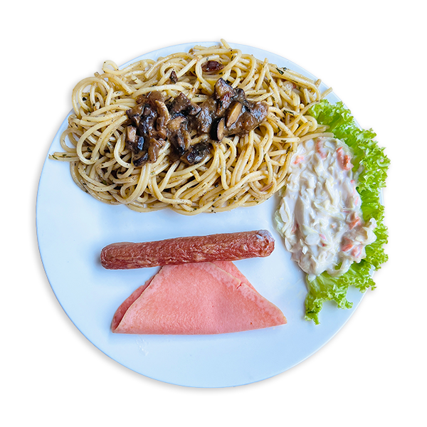 FRIED SPAGHETTI W CHICKEN SLICE & SAUSAGE